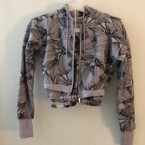 Buff bunny crop top and shorts combo, size small